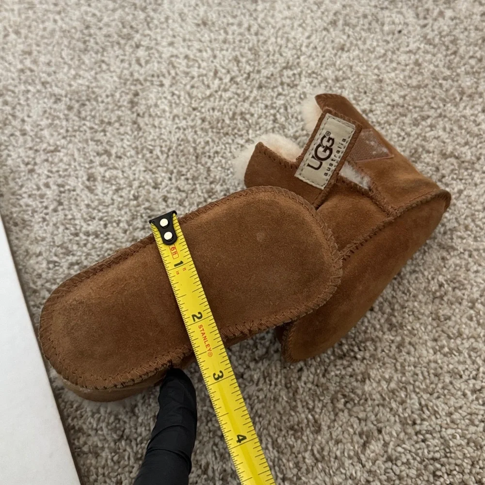 UGG Australia Brown unisex Baby Erin Booties